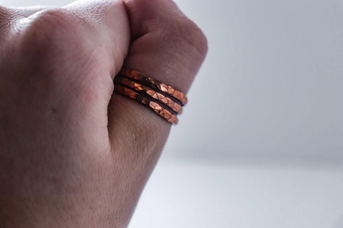 VENUS 0.8mm - Hammered Copper Stacking Ring